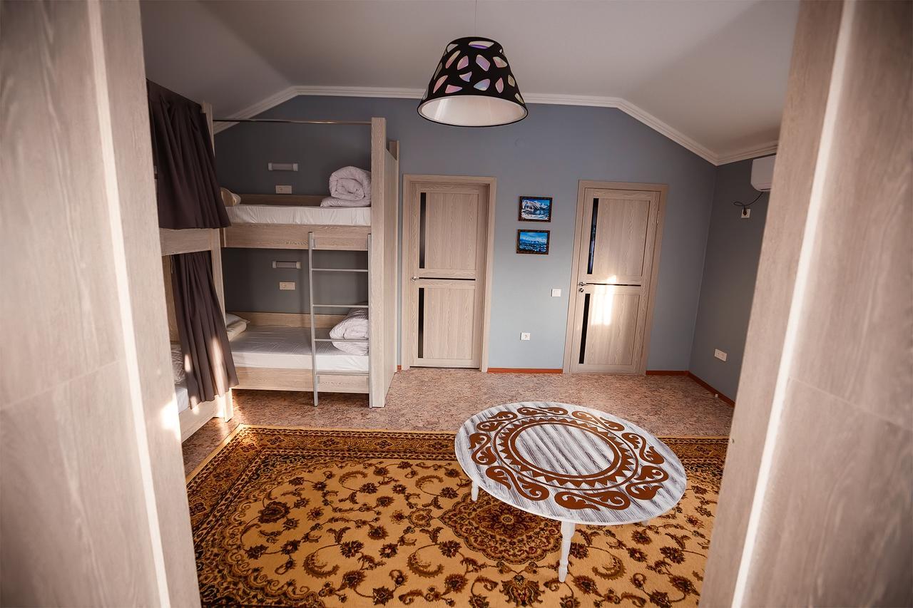 Mountain Road Hostel Almatı Dış mekan fotoğraf