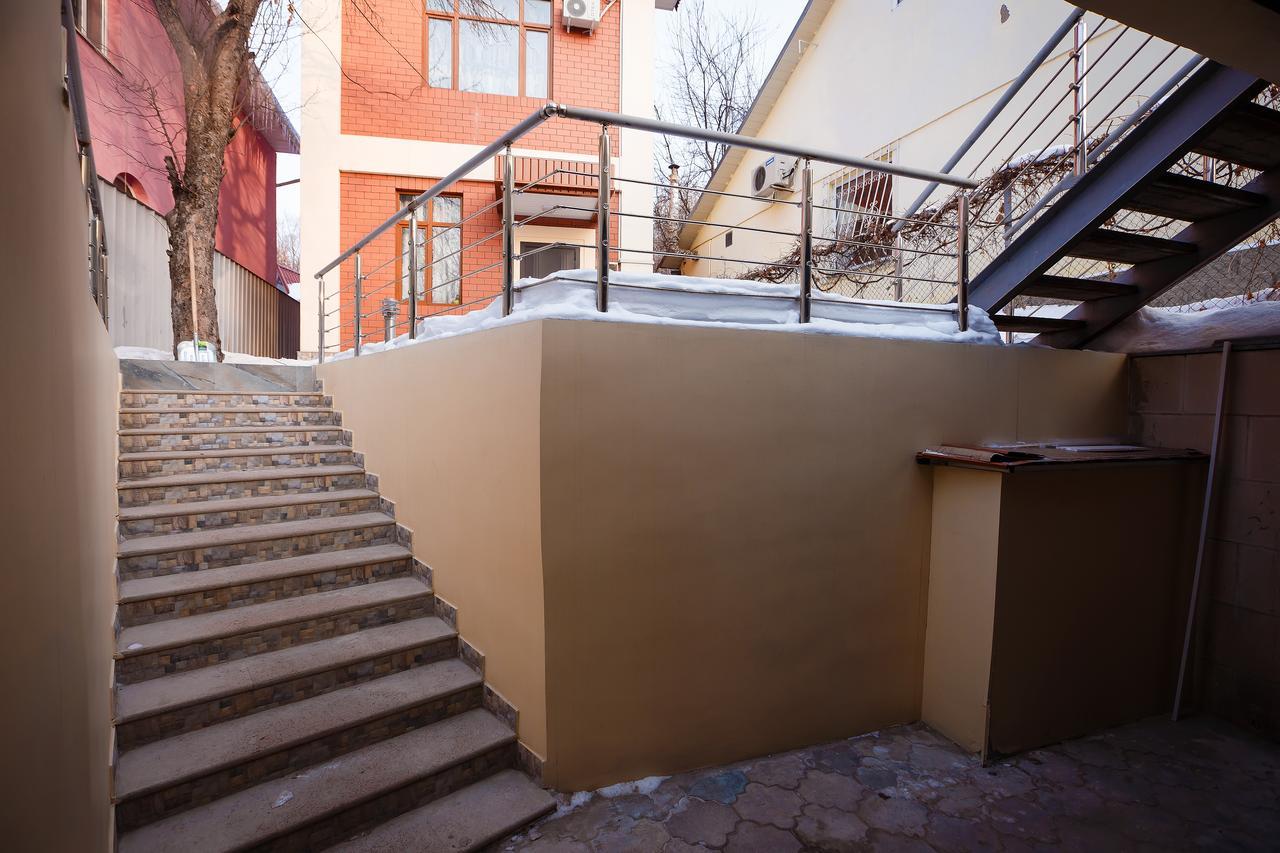 Mountain Road Hostel Almatı Dış mekan fotoğraf