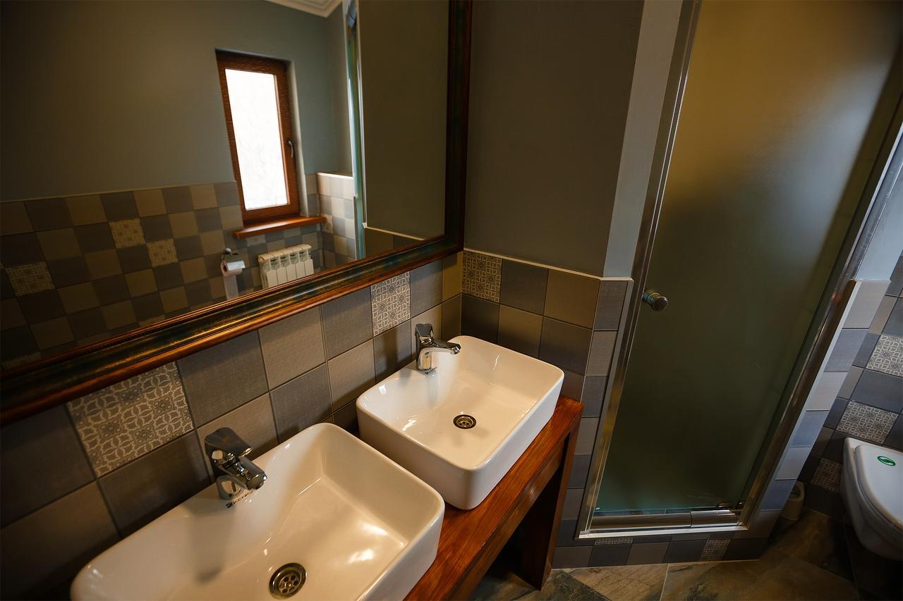 Mountain Road Hostel Almatı Dış mekan fotoğraf