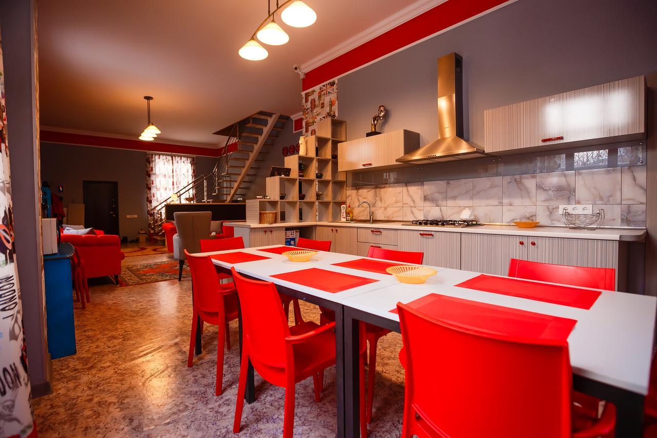 Mountain Road Hostel Almatı Dış mekan fotoğraf