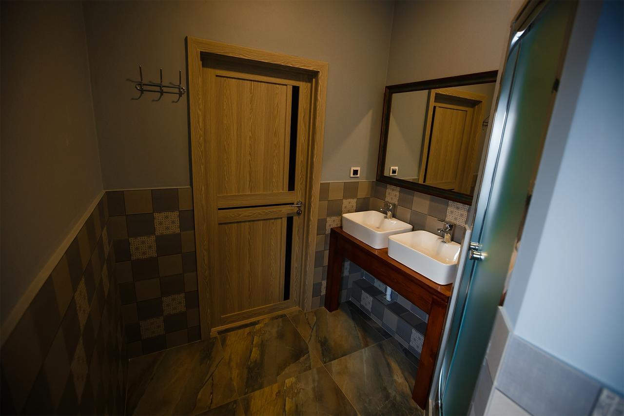Mountain Road Hostel Almatı Dış mekan fotoğraf