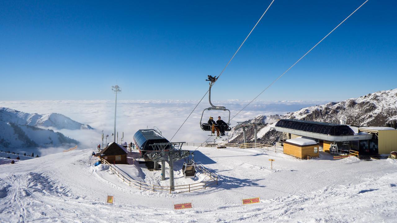Mountain Road Hostel Almatı Dış mekan fotoğraf