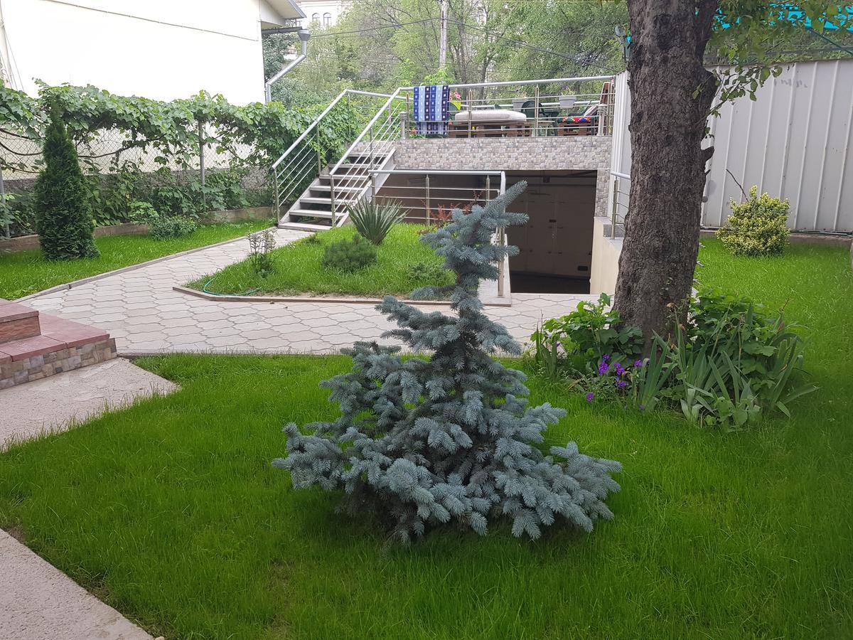 Mountain Road Hostel Almatı Dış mekan fotoğraf