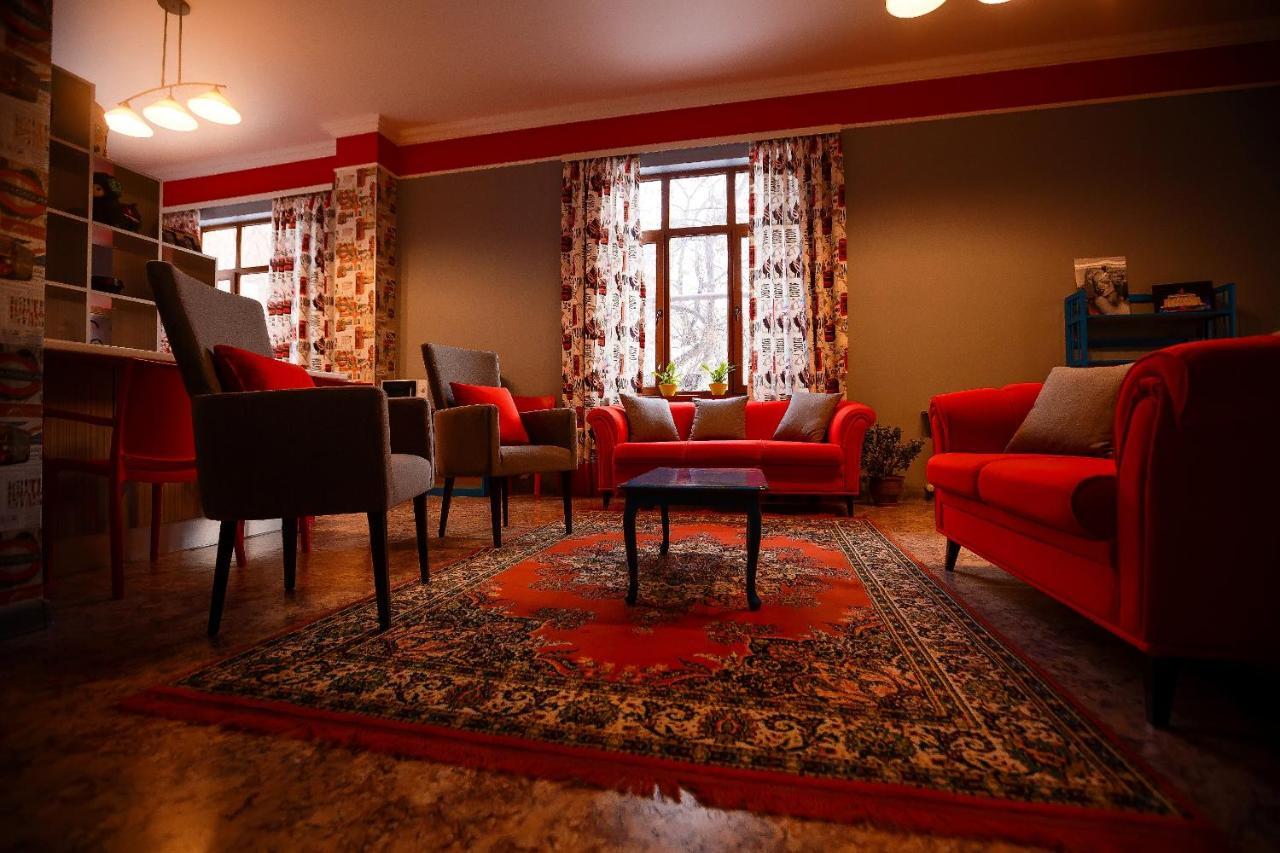 Mountain Road Hostel Almatı Dış mekan fotoğraf